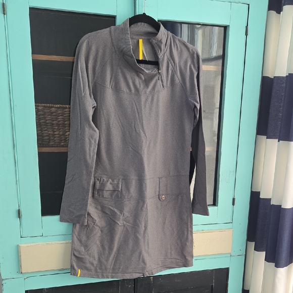 Lole Tops - Lole Charcoal Long-Sleeve Lightweight Sweatshirt - Cute w/leggings